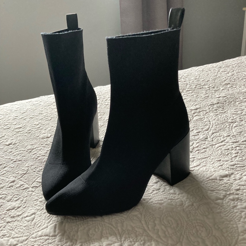 Elegant Black Ankle Boots
